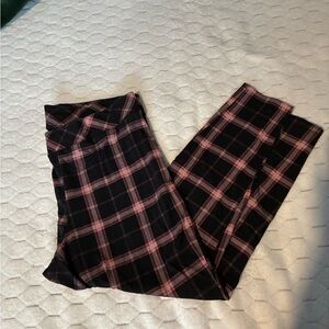 🍎Torrid Black Pink Burgundy Plaid Leggings